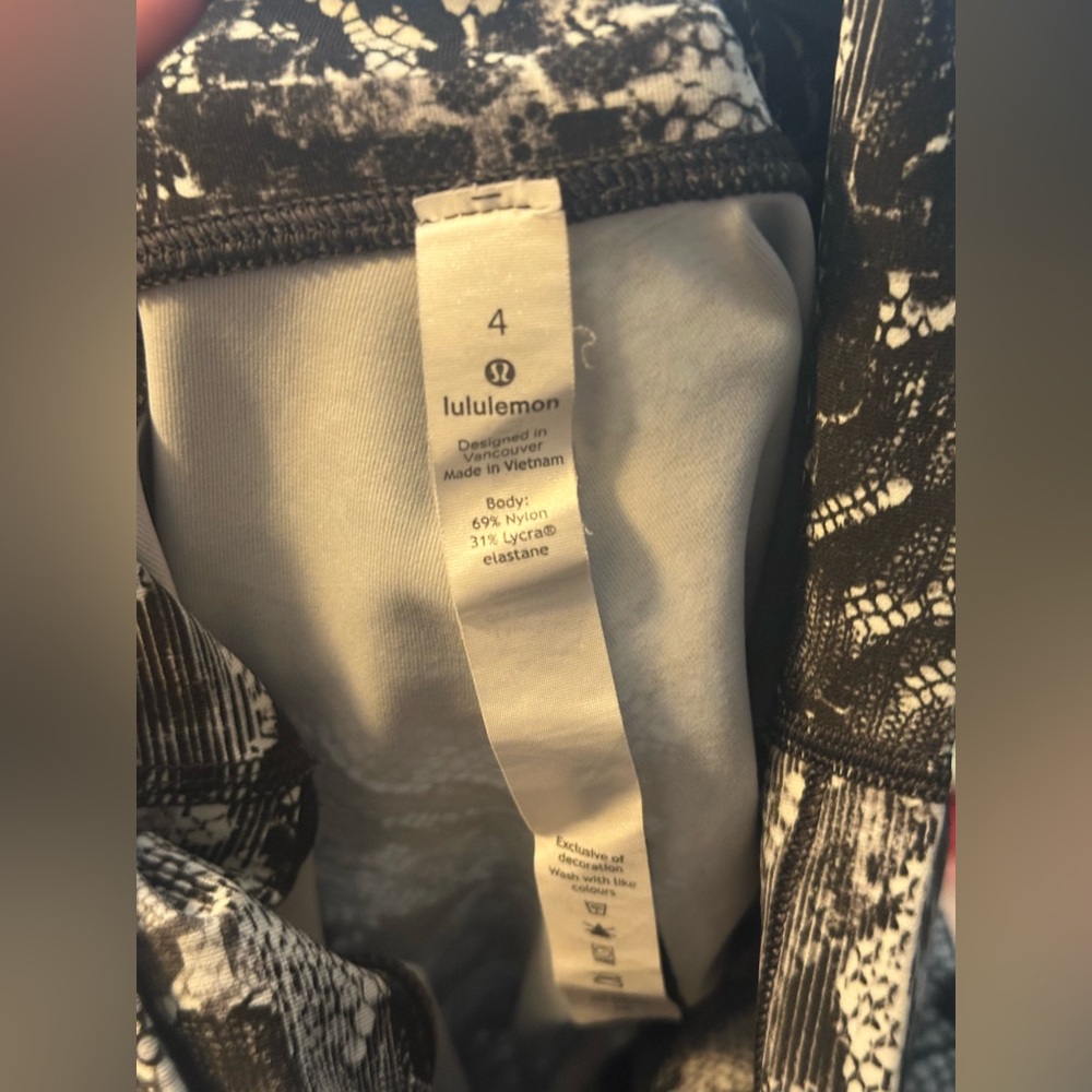 Lululemon Wunder Under High-Rise 7/8 Tight *Full-On Luxtreme 25" Leggings size 4 - Picture 7 of 7